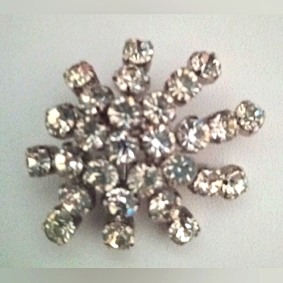 Vintage Rhinestone Spray‎ Shaped Brooch - Picture 2 of 4
